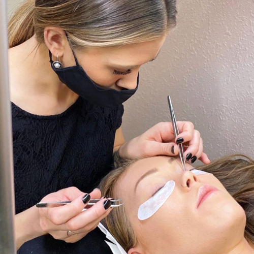 متخصص کاشت مژه و مراقبت از کاشت مژه